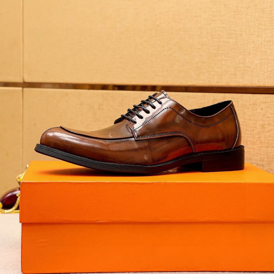 Men's shoes 💰460 💐 Product trademark: HERMES "Hermès" business leather shoes Regular size: 38-44 (45🉑️customized) Product materials: Selected imported first-layer open-edge beaded calfskin upper, imported water-dyed 🐂 cowhide lining. Strong three-dimensional visual effect, non-slip and wear-resistant combination outsole Color: 2⃣️colors available